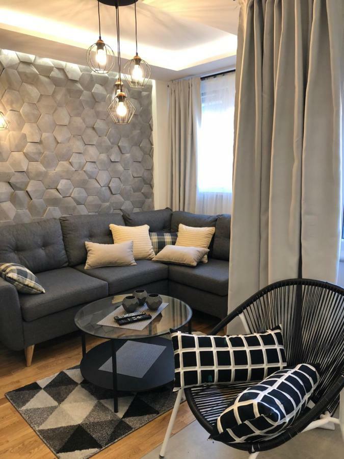 Family & Business Sauna Apartments Rynek Centrum Downtown - 2 Bedroom With Private Sauna, Balcony, Parking Kielce Kültér fotó