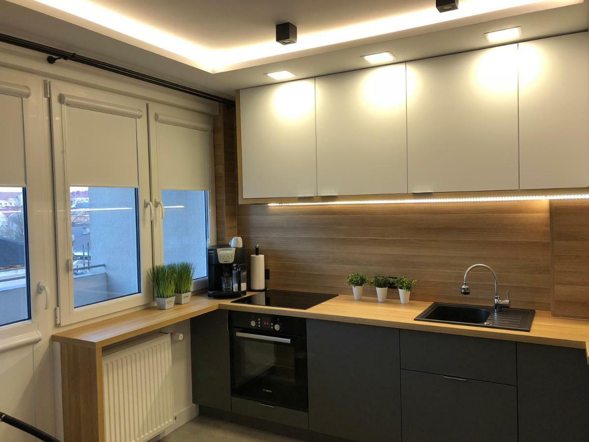 Family & Business Sauna Apartments Rynek Centrum Downtown - 2 Bedroom With Private Sauna, Balcony, Parking Kielce Kültér fotó