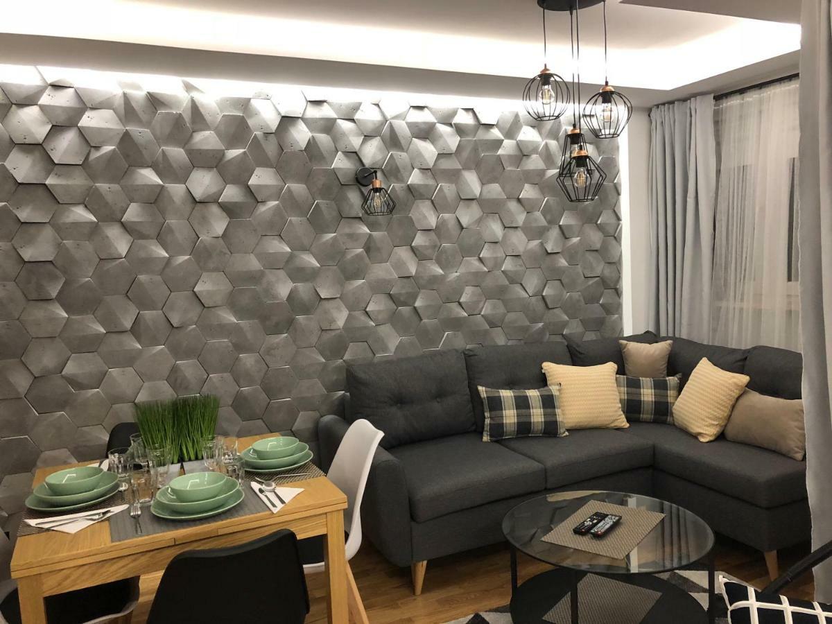 Family & Business Sauna Apartments Rynek Centrum Downtown - 2 Bedroom With Private Sauna, Balcony, Parking Kielce Kültér fotó