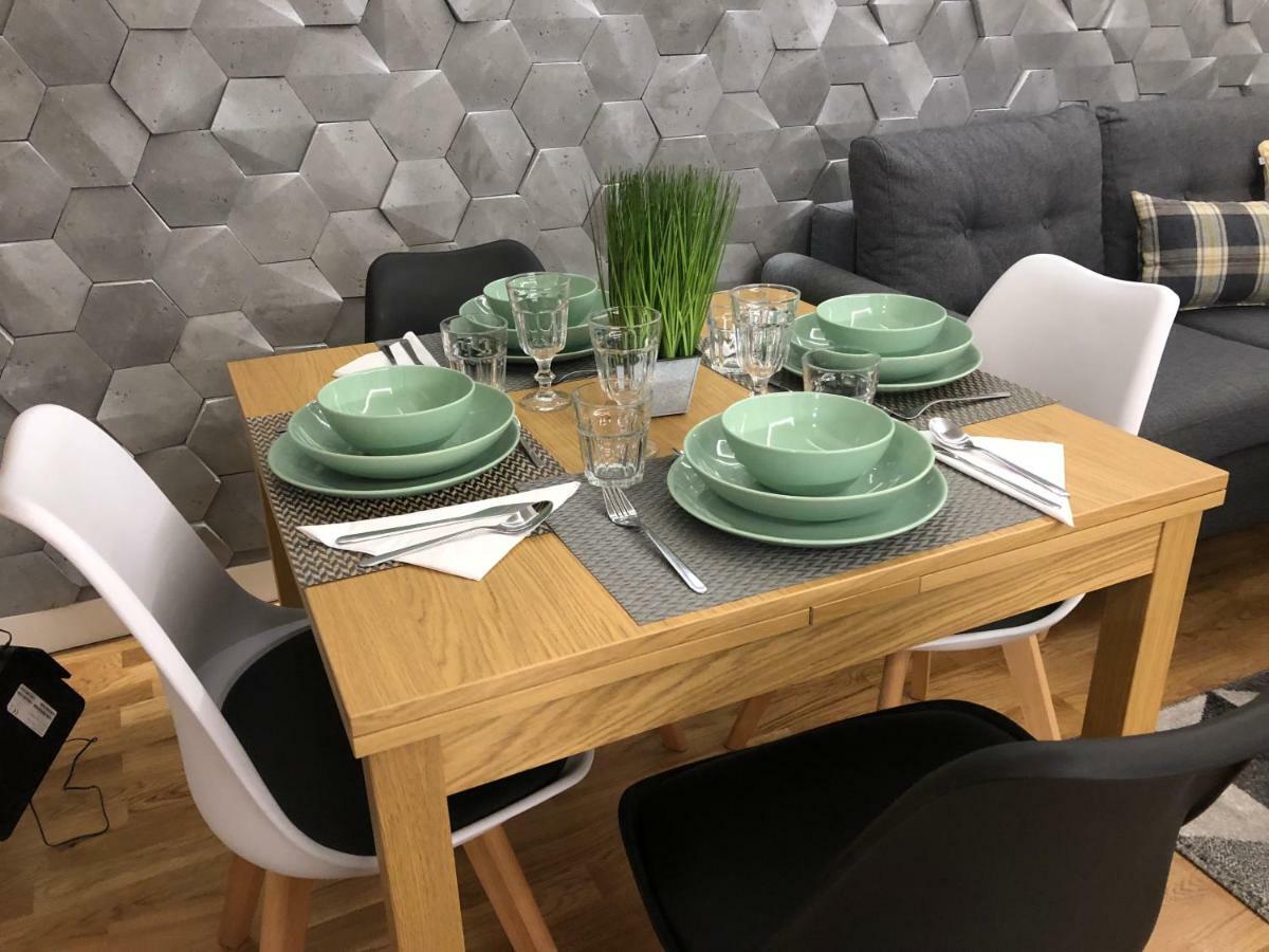 Family & Business Sauna Apartments Rynek Centrum Downtown - 2 Bedroom With Private Sauna, Balcony, Parking Kielce Kültér fotó