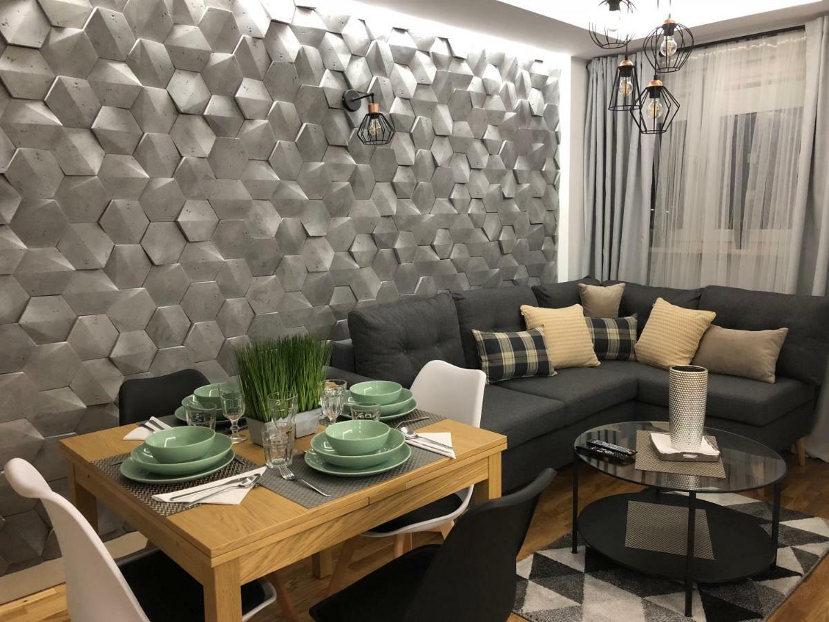 Family & Business Sauna Apartments Rynek Centrum Downtown - 2 Bedroom With Private Sauna, Balcony, Parking Kielce Kültér fotó